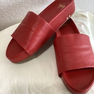 Beek Pelican Leather Platform Sandal